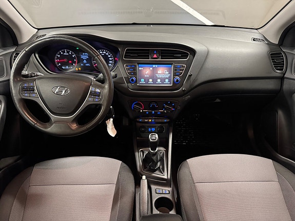 Hyundai i20 13 of 17