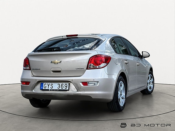 Chevrolet Cruze 9 of 15