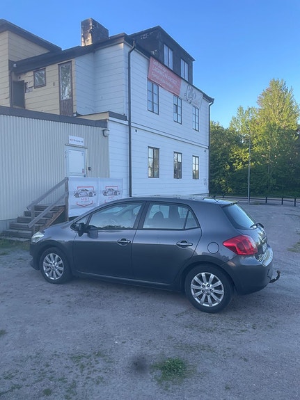 Toyota Auris 11 of 14