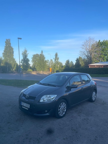 Toyota Auris 12 of 14