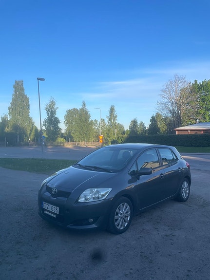 Toyota Auris 13 of 14