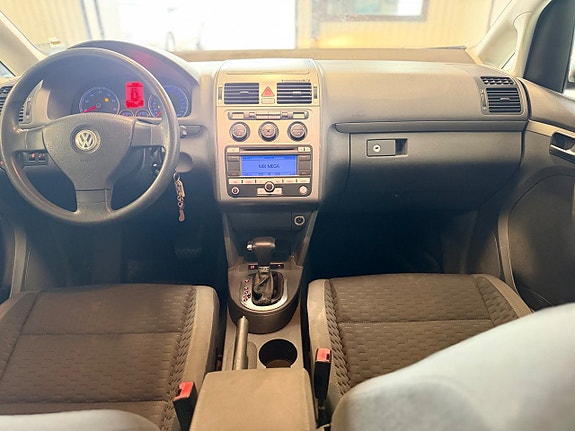Volkswagen Touran 15 of 15