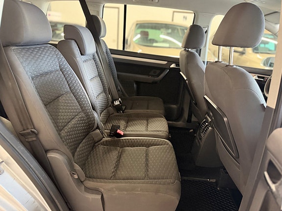 Volkswagen Touran 13 of 15