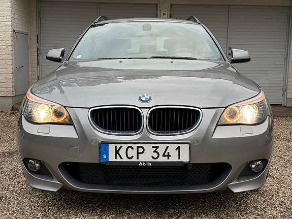 BMW 520d 2 of 5