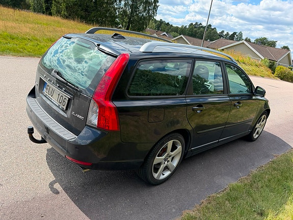 Volvo V50 3 of 19