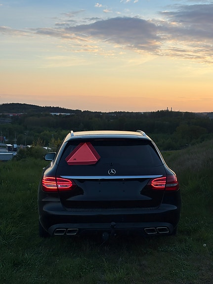 Mercedes-Benz C200 3 of 5