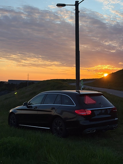 Mercedes-Benz C200 4 of 5