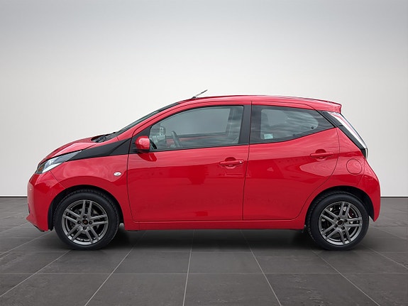 Toyota Aygo 3 of 5