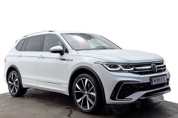 Volkswagen Tiguan Allspace 4 of 5