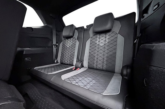 Volkswagen Tiguan Allspace 13 of 30