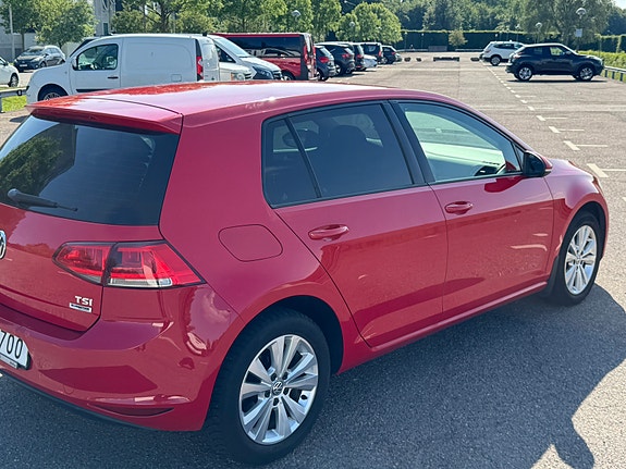 Volkswagen Golf VII 6 of 8
