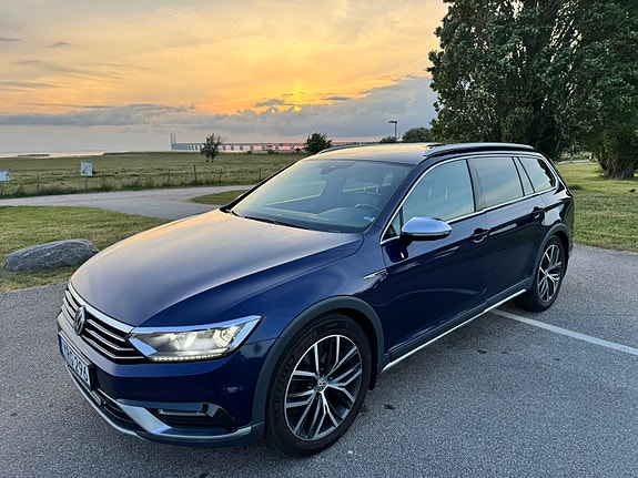 Volkswagen Passat Alltrack 3 of 5