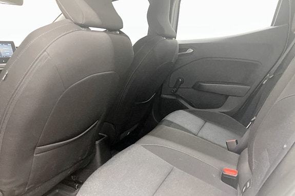 Renault Clio 8 of 9