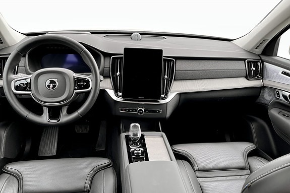 Volvo XC90 4 of 5