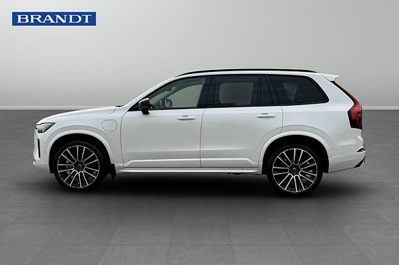 Volvo XC90 3 of 5