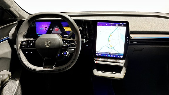 Renault Scenic E-Tech 4 of 5