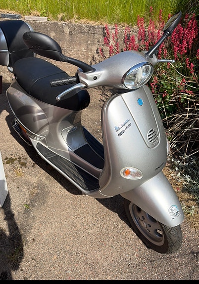 Piaggio Vespa ET4 150 5 of 5