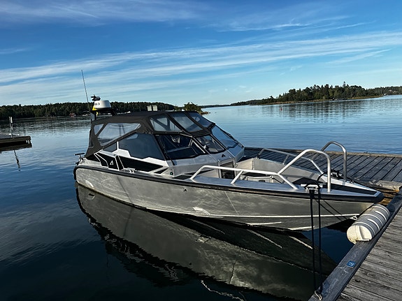 Fullutrustad Anytec A27 med radar, vhf, led, värmare 2 of 6