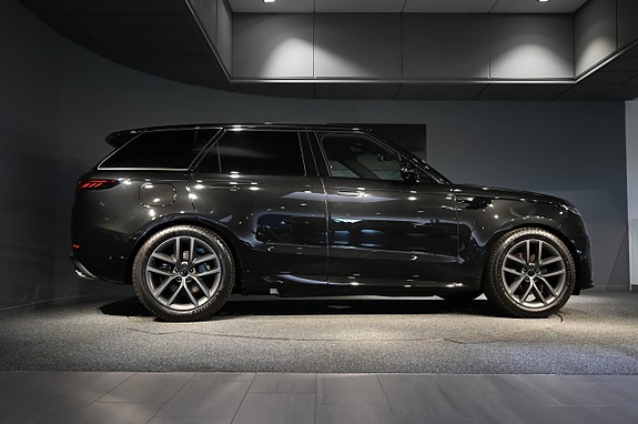 Land Rover Range Rover Sport 6 of 22