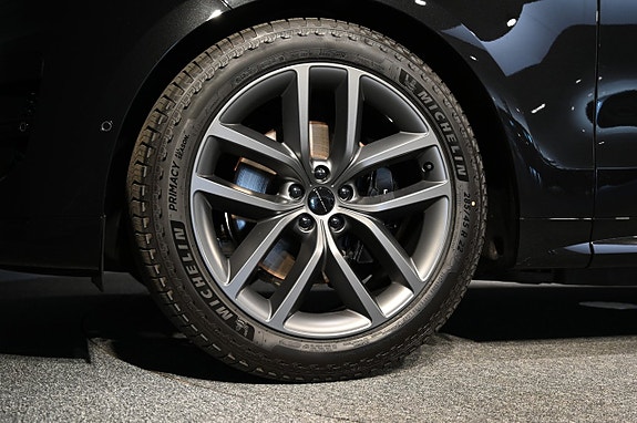 Land Rover Range Rover Sport 9 of 22