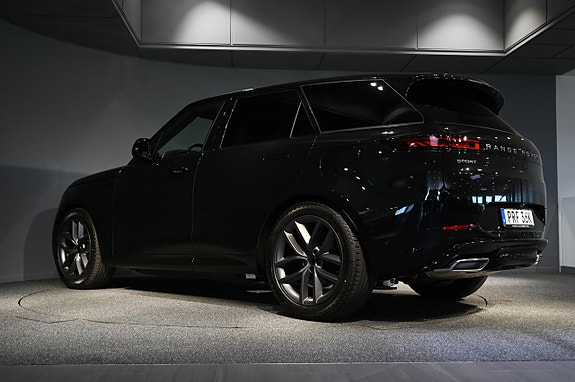Land Rover Range Rover Sport 3 of 5