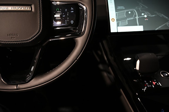 Land Rover Range Rover Sport 17 of 22
