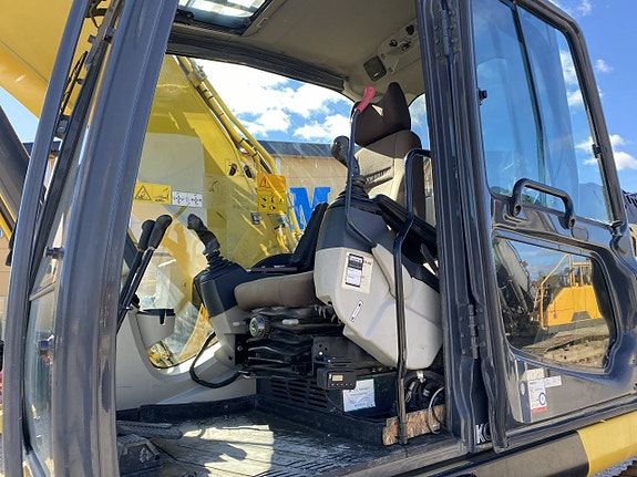 New Holland E215C med tiltrotator ENGCON 226 4 of 5