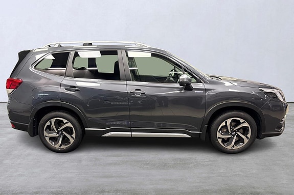Subaru Forester 3 of 5