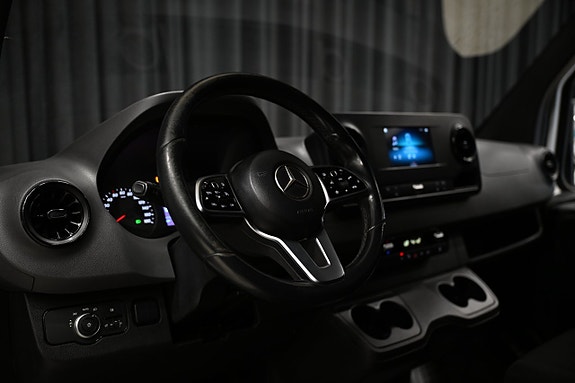 Mercedes-Benz Sprinter 211 16 of 30