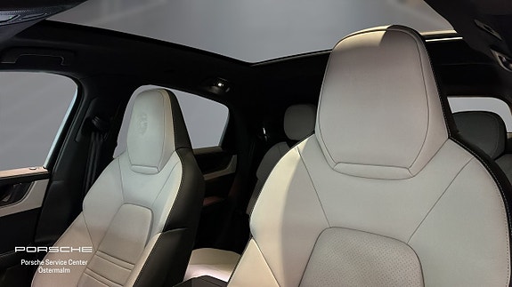 Porsche Cayenne 5 of 5