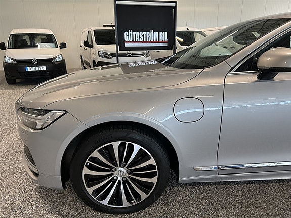 Volvo V90 10 of 27