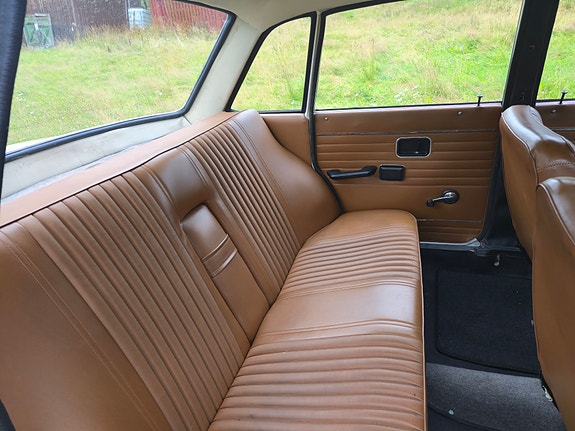Volvo 144 13 of 24