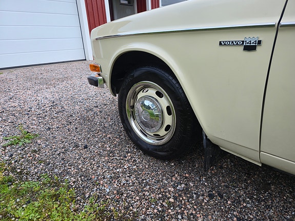 Volvo 144 17 of 24
