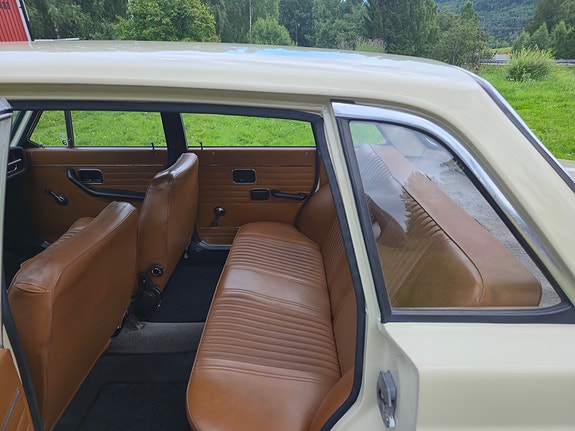 Volvo 144 14 of 24