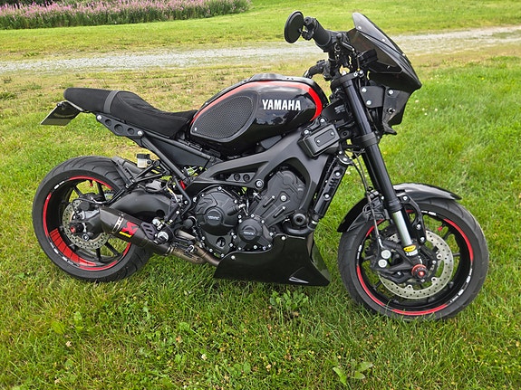 Yamaha XSR900 2017 – Akrapovic, K-Tech, Flashad, Ultrasuede. 4 of 16