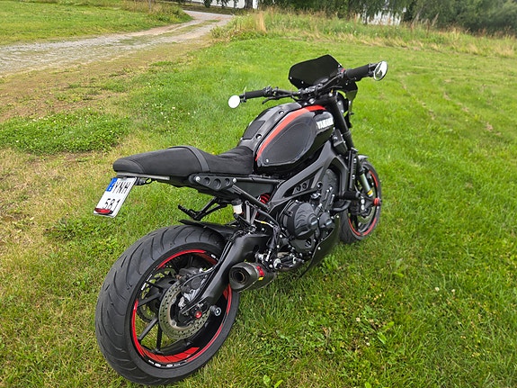 Yamaha XSR900 2017 – Akrapovic, K-Tech, Flashad, Ultrasuede. 3 of 16