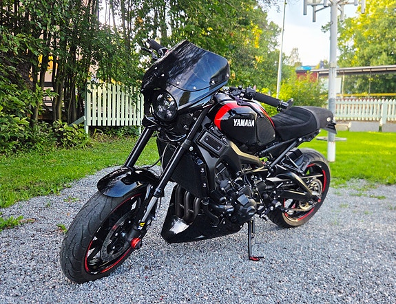 Yamaha XSR900 2017 – Akrapovic, K-Tech, Flashad, Ultrasuede. 6 of 16