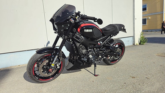 Yamaha XSR900 2017 – Akrapovic, K-Tech, Flashad, Ultrasuede. 7 of 16