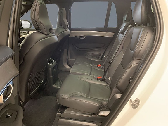 Volvo XC90 5 of 19