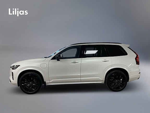 Volvo XC90 2 of 19