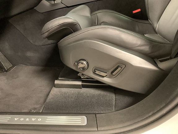 Volvo XC90 6 of 19