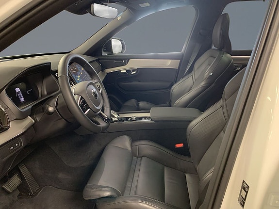 Volvo XC90 7 of 19