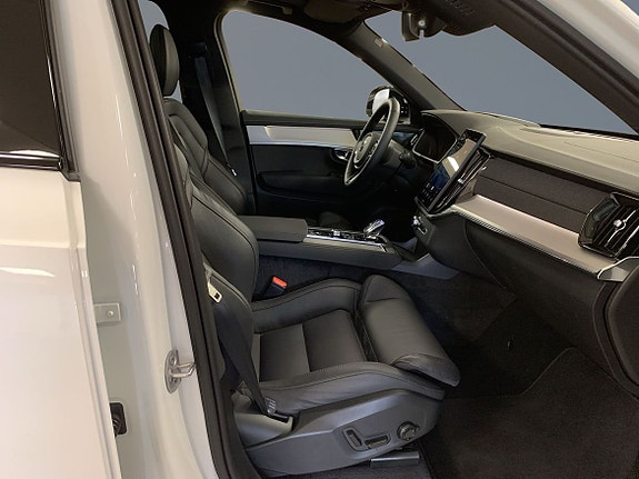 Volvo XC90 11 of 19