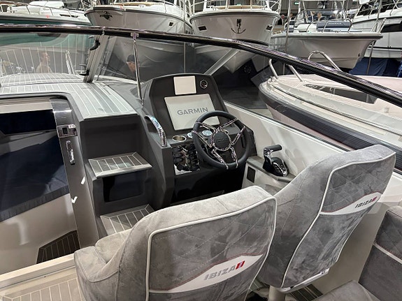 Ibiza 770 Touring 2026 & Yamaha F250 XSB2 NYHET! 9 of 12