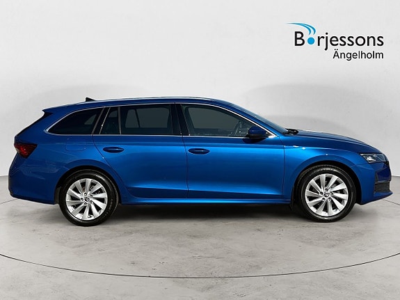 Skoda Octavia 2 of 5