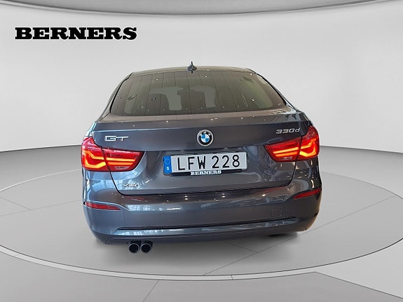 BMW 330d 4 of 15