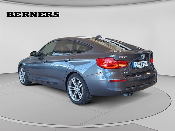 BMW 330d 3 of 15