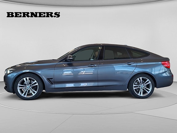 BMW 330d 2 of 15