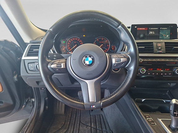 BMW 330d 12 of 15