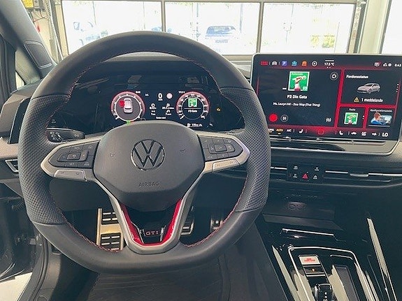 Volkswagen Golf VIII 9 of 12